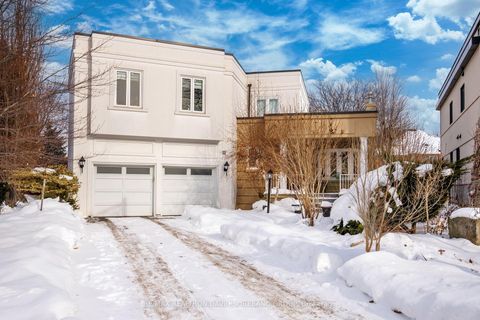 Photo 36 at 11 Thamesford Court, Clanton Park, Toronto
