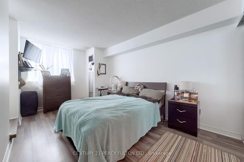 Photo 24 at 703 - 736 Bay Street, Bay Street Corridor, Toronto