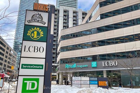 Photo 41 at 703 - 736 Bay Street, Bay Street Corridor, Toronto