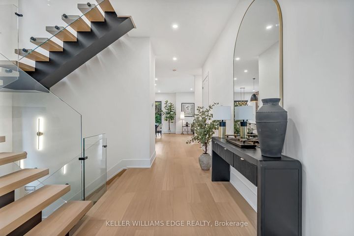 Photo 5 at 144 Mansfield Drive, CP College Park, Oakville