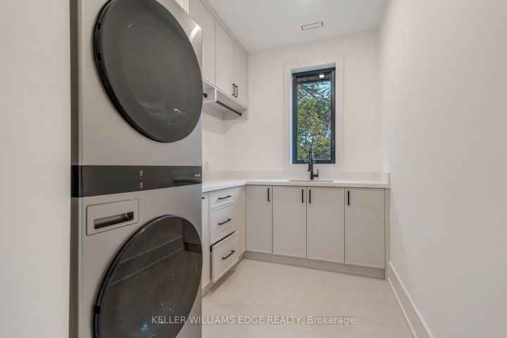 Photo 20 at 144 Mansfield Drive, CP College Park, Oakville