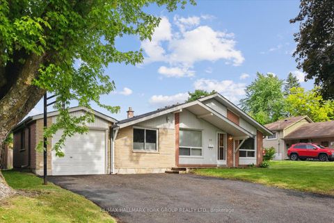 Photo 3 at 29 Seaton Drive, Aurora Highlands, Aurora