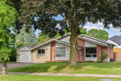 Photo 6 at 29 Seaton Drive, Aurora Highlands, Aurora