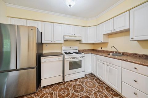 Photo 17 at 29 Seaton Drive, Aurora Highlands, Aurora