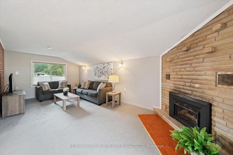 Photo 25 at 29 Seaton Drive, Aurora Highlands, Aurora