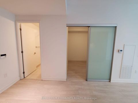 Photo 11 at 408 - 15 Queens Quay E, Waterfront Communities C8, Toronto