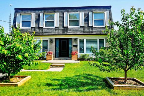 Photo 2 at 454 Alper Street, Crosby, Richmond Hill