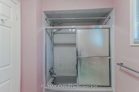 Photo 5 at 100 Nimbus Place, East Woodbridge, Vaughan