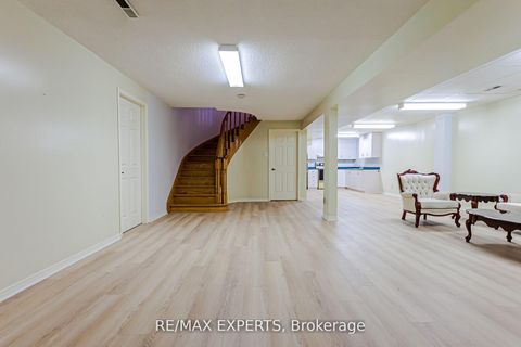 Photo 6 at 100 Nimbus Place, East Woodbridge, Vaughan