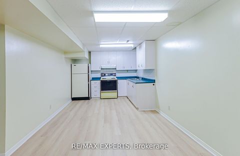 Photo 8 at 100 Nimbus Place, East Woodbridge, Vaughan