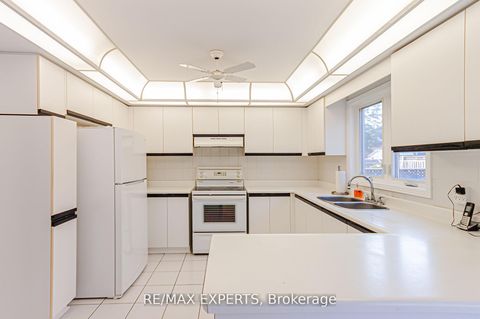 Photo 33 at 100 Nimbus Place, East Woodbridge, Vaughan