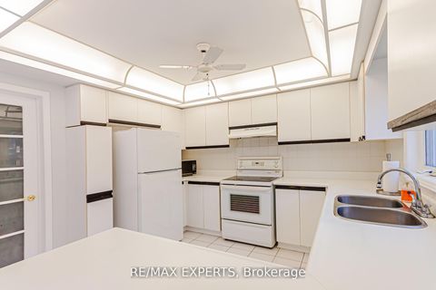 Photo 34 at 100 Nimbus Place, East Woodbridge, Vaughan