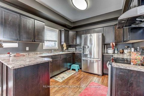 Photo 4 at 416 Mapleton Avenue, Ardagh, Barrie