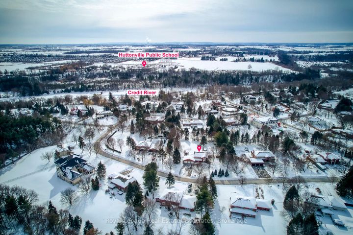 Photo 5 at 5 Huttonville Drive, Huttonville, Brampton