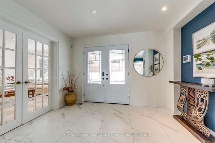 Photo 7 at 5 Huttonville Drive, Huttonville, Brampton