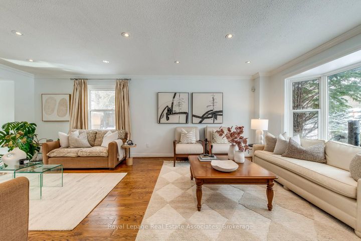 Photo 9 at 5 Huttonville Drive, Huttonville, Brampton