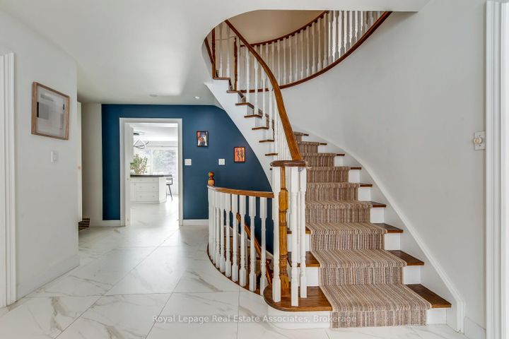 Photo 18 at 5 Huttonville Drive, Huttonville, Brampton