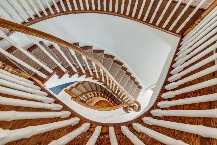 Photo 19 at 5 Huttonville Drive, Huttonville, Brampton