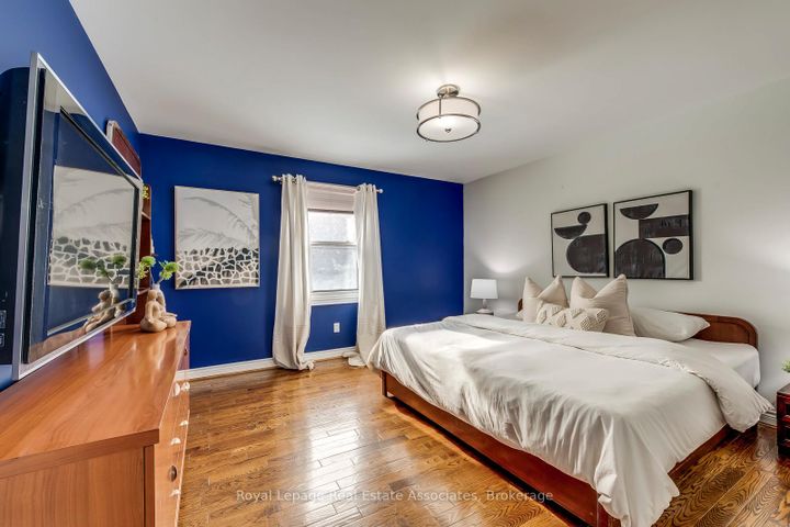 Photo 23 at 5 Huttonville Drive, Huttonville, Brampton