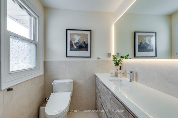 Photo 24 at 5 Huttonville Drive, Huttonville, Brampton