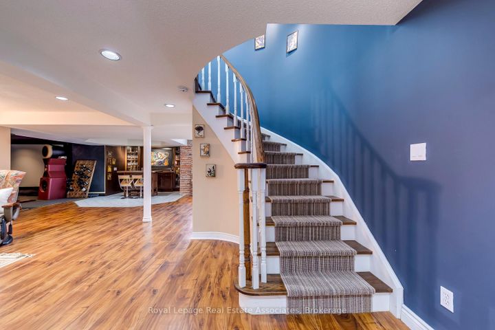 Photo 26 at 5 Huttonville Drive, Huttonville, Brampton