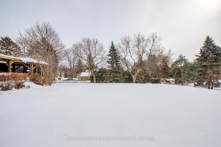 Photo 38 at 5 Huttonville Drive, Huttonville, Brampton