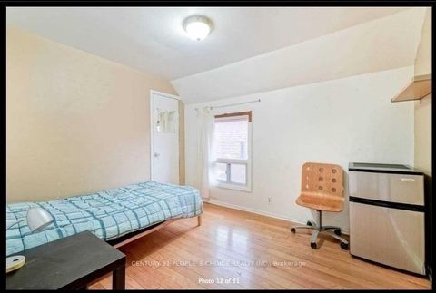 Photo 7 at 681 Jane Street, Smythe, Toronto