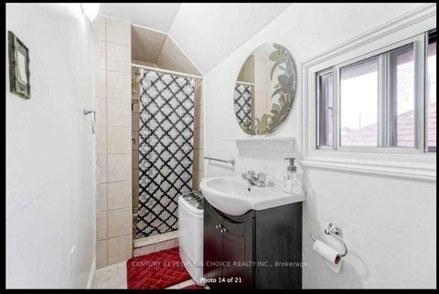 Photo 10 at 681 Jane Street, Smythe, Toronto