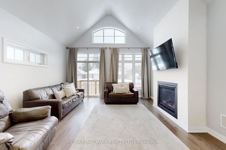 Photo 3 at 2 Holtby Court, Port Perry, Scugog