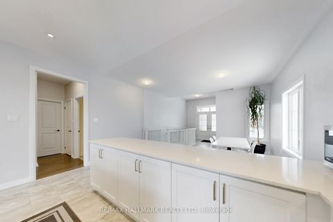 Photo 12 at 2 Holtby Court, Port Perry, Scugog