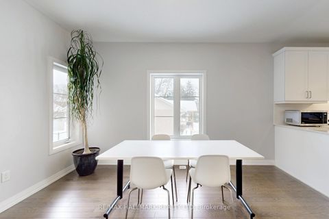 Photo 16 at 2 Holtby Court, Port Perry, Scugog