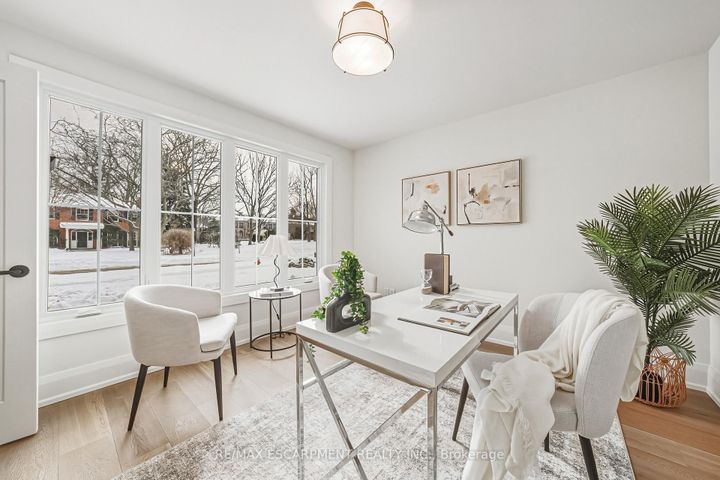 Photo 3 at 251 Glen Afton Drive, Shoreacres, Burlington