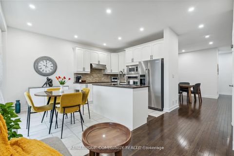 Photo 18 at 26 Ivy Jay Crescent, Bayview Northeast, Aurora