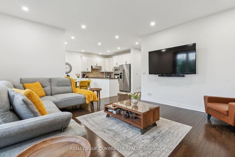 Photo 19 at 26 Ivy Jay Crescent, Bayview Northeast, Aurora