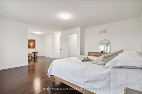 Photo 27 at 26 Ivy Jay Crescent, Bayview Northeast, Aurora