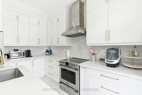 Photo 17 at 12 Quilico Road, Elder Mills, Vaughan