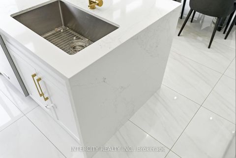 Photo 18 at 12 Quilico Road, Elder Mills, Vaughan