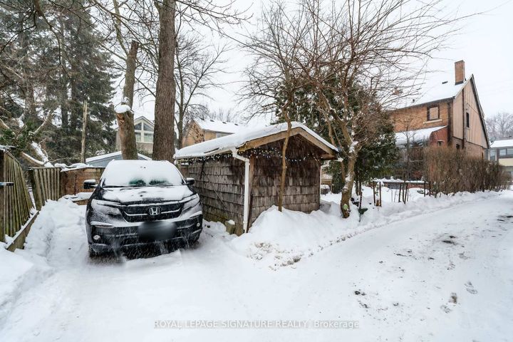 Photo 16 at 1089 Mt Pleasant Road, Mount Pleasant East, Toronto