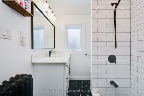Photo 12 at 1089 Mt Pleasant Road, Mount Pleasant East, Toronto