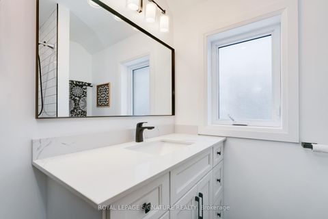 Photo 13 at 1089 Mt Pleasant Road, Mount Pleasant East, Toronto