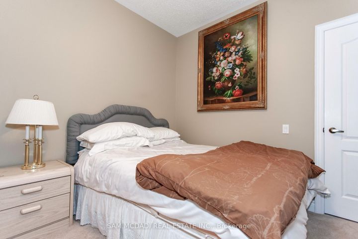 Photo 24 at 50 Links Lane, Credit Valley, Brampton