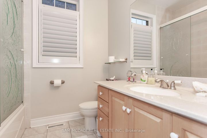 Photo 25 at 50 Links Lane, Credit Valley, Brampton