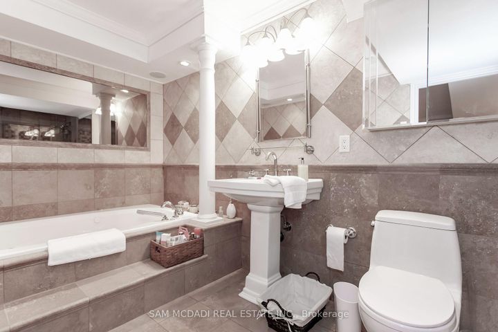 Photo 33 at 50 Links Lane, Credit Valley, Brampton