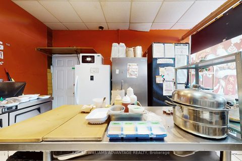 Photo 9 at 399 Old Orchard Grove, Nortown, Toronto