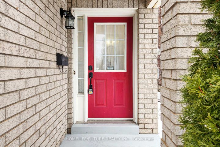 Photo 2 at 105 Moreau Trail, Birchmount, Toronto