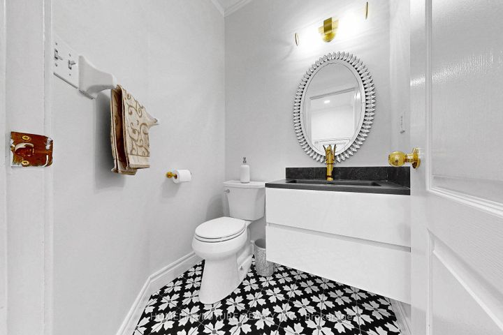 Photo 3 at 105 Moreau Trail, Birchmount, Toronto