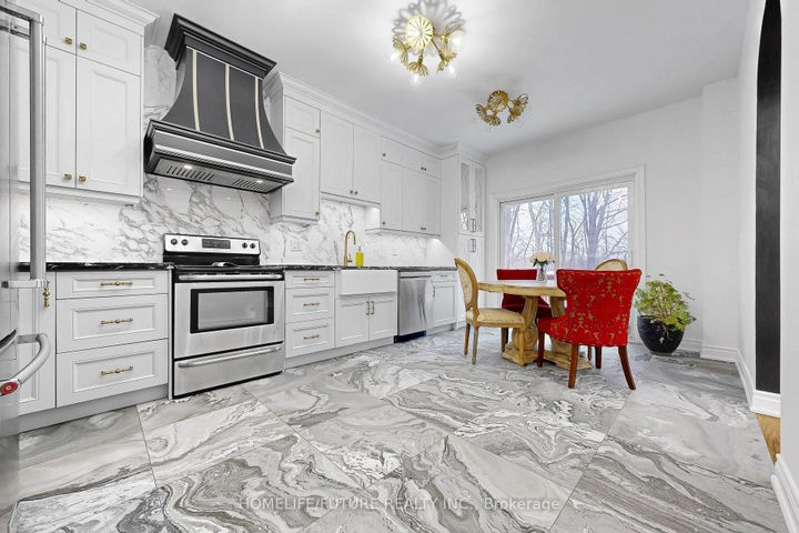 Photo 6 at 105 Moreau Trail, Birchmount, Toronto