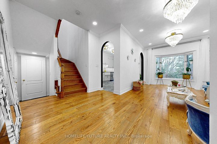 Photo 11 at 105 Moreau Trail, Birchmount, Toronto