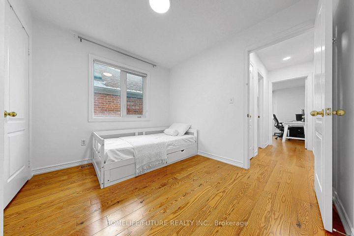 Photo 17 at 105 Moreau Trail, Birchmount, Toronto