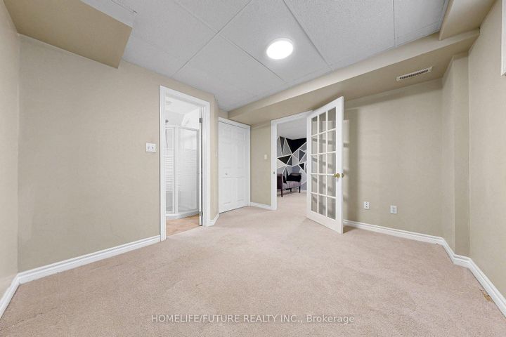 Photo 21 at 105 Moreau Trail, Birchmount, Toronto